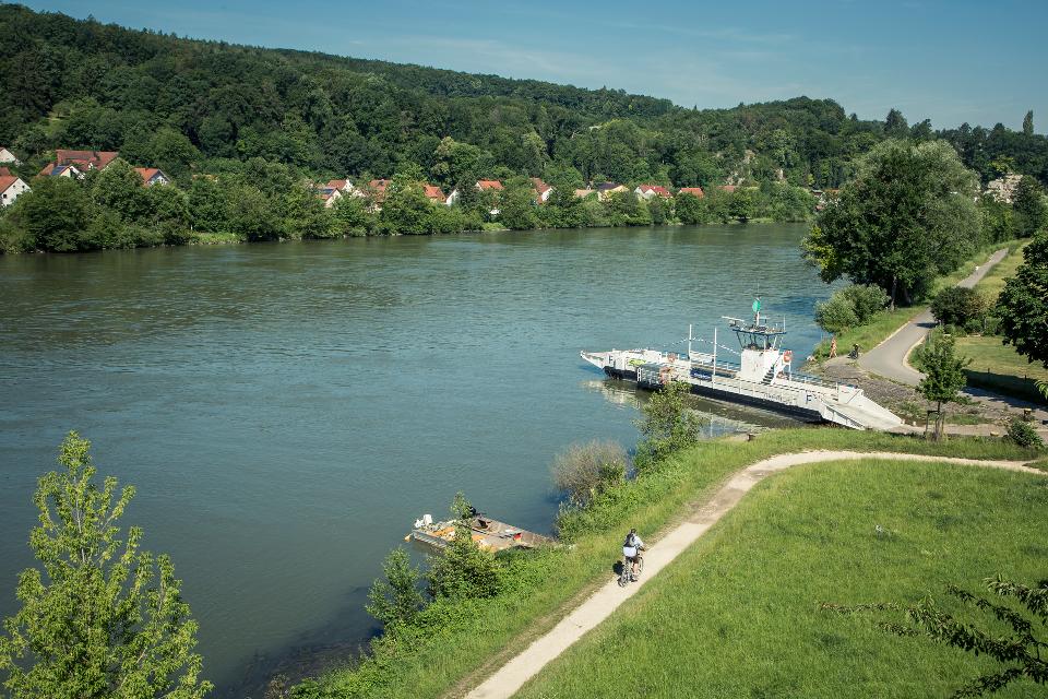 Auf dem Donauradweg bei Regensburg