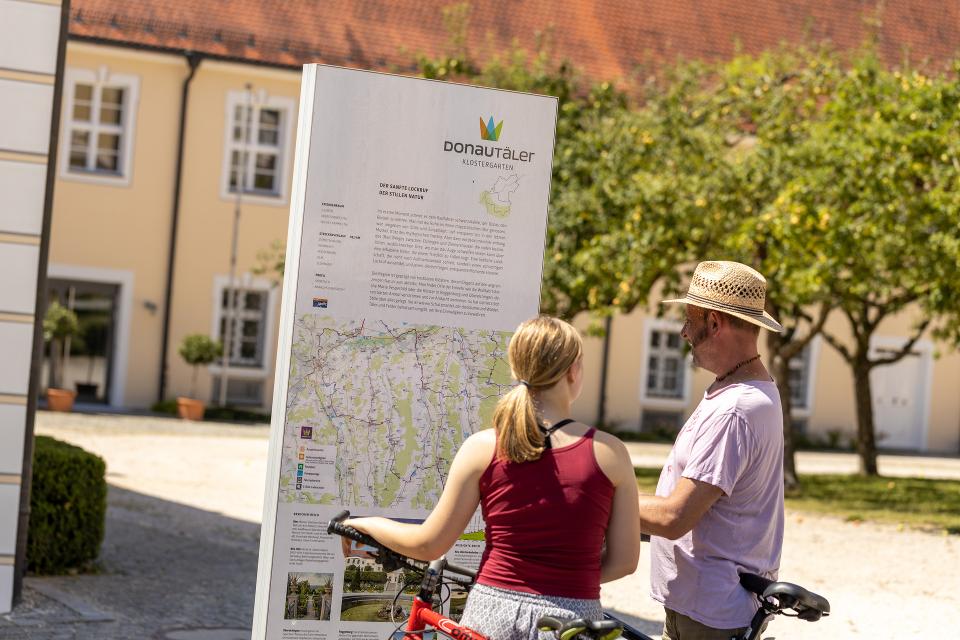 Infotafel am Klostergarten Roggenburg