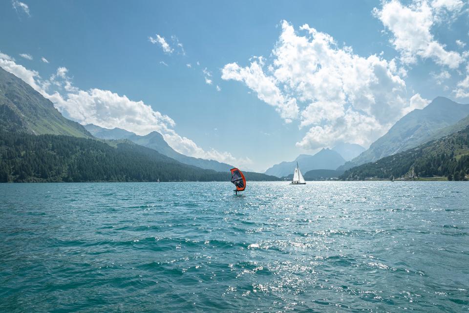 Windsurfer auf den Engadiner Seen
