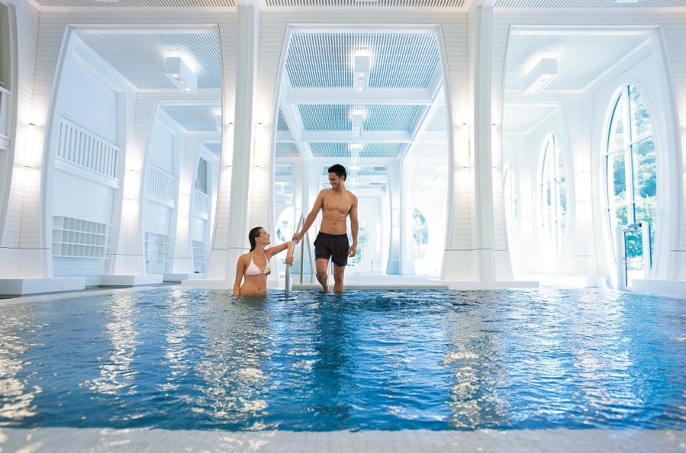 Schon seit 1872 wird das warme Thermalwasser aus der Taminaschlucht verwendet, um den angereisten Gästen Wohlbefinden zu schenken und Beschwerden zu lindern