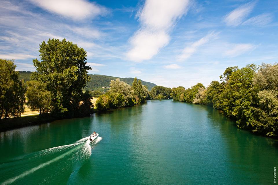 Boot auf dem Zihlkanal