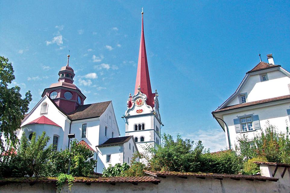 Blick auf die Stiftskirche in Beromünster