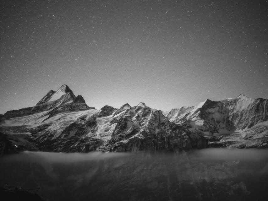 Grindelwalder Bergwelt bei Nacht