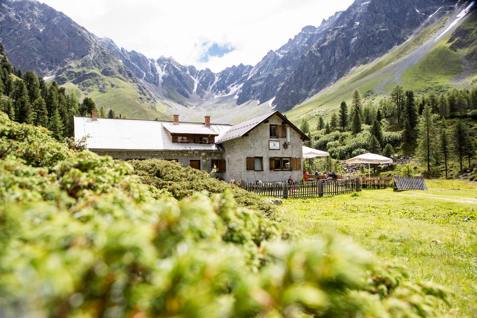 Die Verpeilhütte liegt auf 2025 Meter Seehöhe im Kaunertal