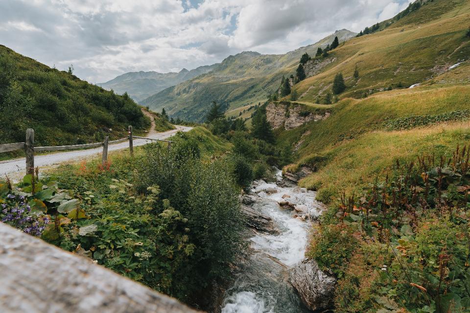 Die Naviser Almenrunde im Wipptal ist zu Fuß oder mit dem Bike für Ausflüge geeeignet.