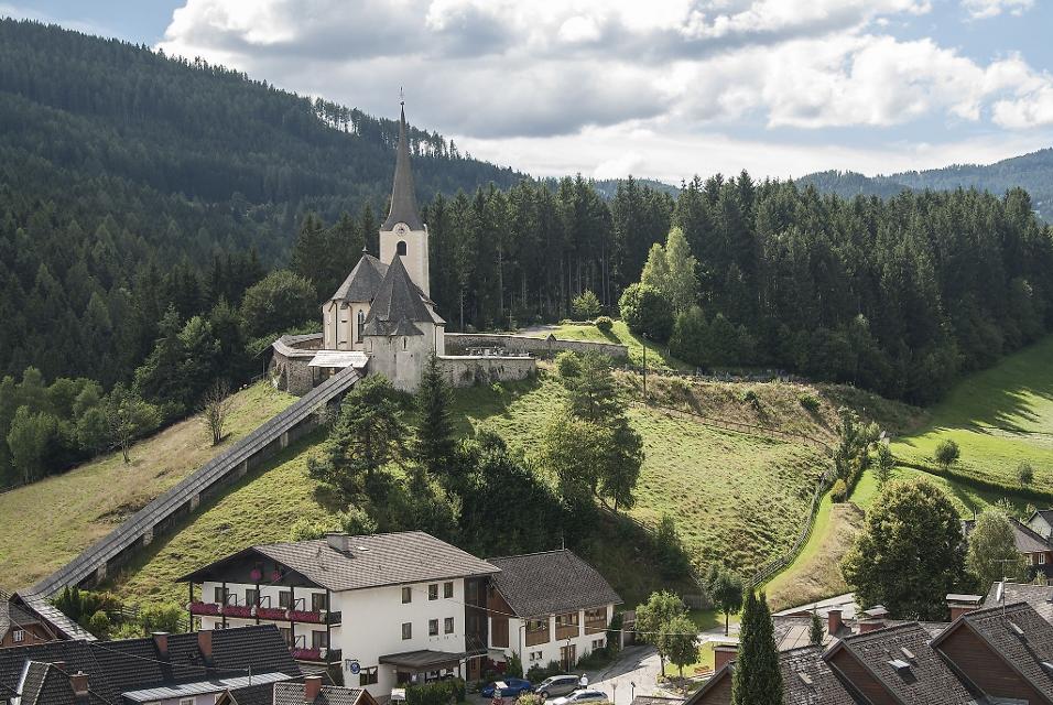 Wehrkirche in Deutsch Griffen in den Nockbergen