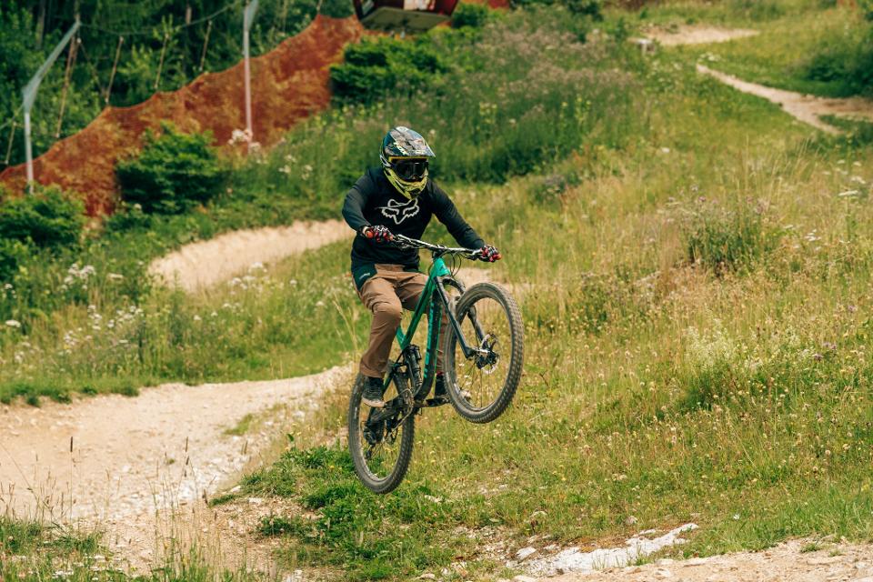 Downhillbiken am Semmering im Bikepark in den Wiener Alpen