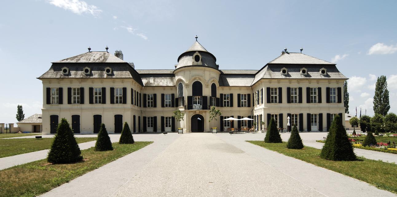 Schloss Niederweiden in Niederösterreich