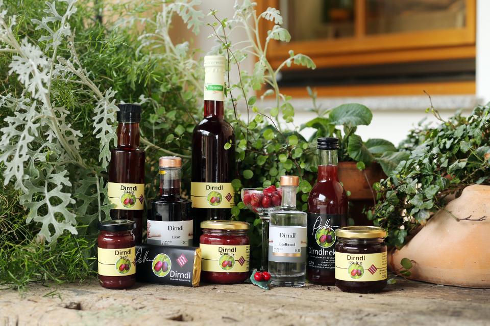 Von Dirndlmarmelade, -Schokolade bis hin zu Dirndllikör gibt es alles, was das Herz begehrt.