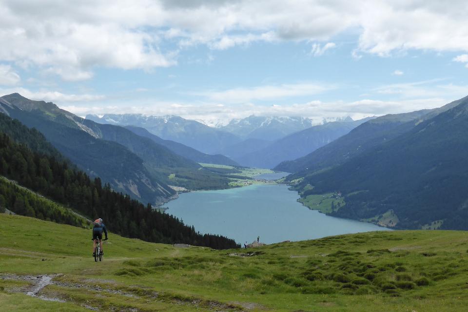 Mit dem Mountainbike auf dem Plamort im Reschenpass