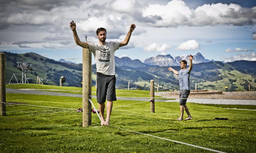 Balancieren auf der Slackline Saalbach