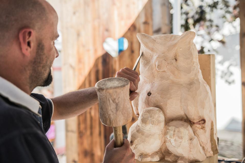 Holzschnitzereien in Val Gardena - Tradition seit einem Jahrhundert