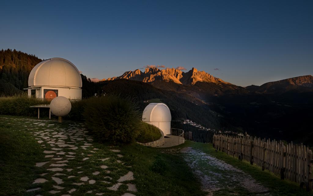 Sternwarte im Alpenglühen