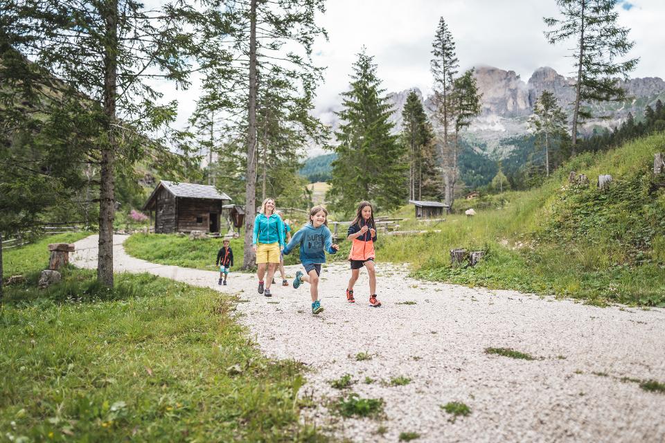 Familienwanderung im Eggental