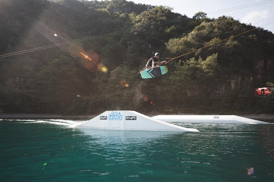Wakeboarder auf dem Gardasee
