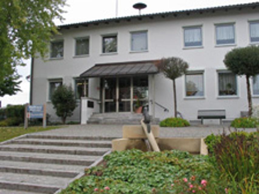 Start vor dem Rathaus in Böbrach