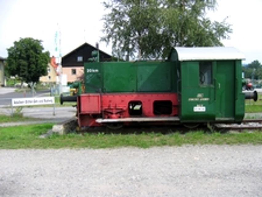 Alte Lok beim Start am Adalbert-Stifter-Radweg