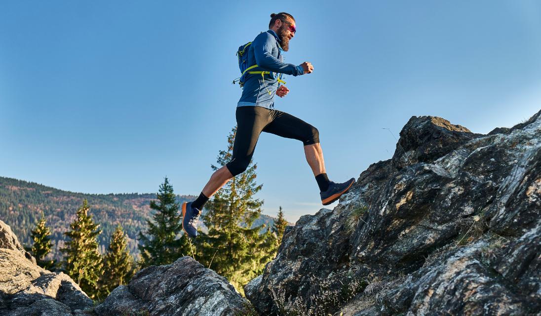 Trailrun auf dem Silberberg - im Hintergrund der Hennenkobel