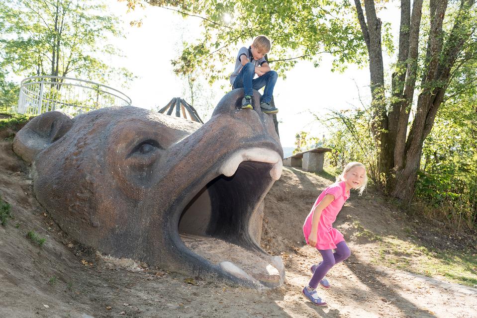 Baerenpfad_abenteuerspielplatz_baerenhoehle