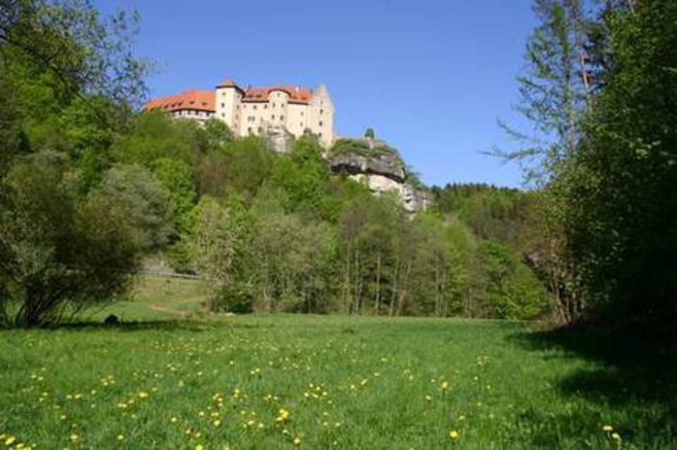 Blick zur Burg Rabenstein