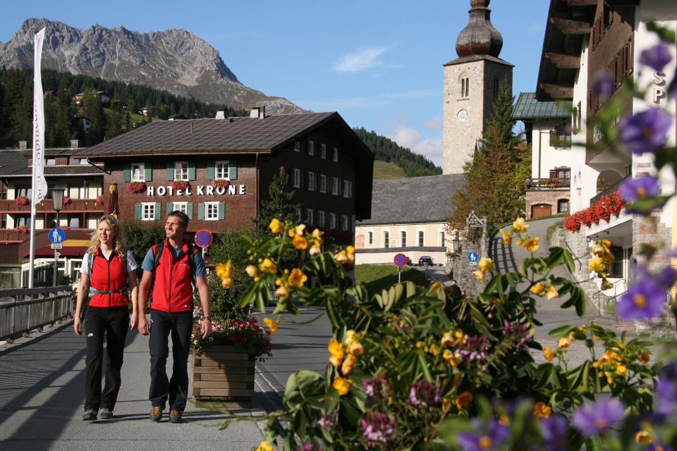 Unterwegs im Ort Lech