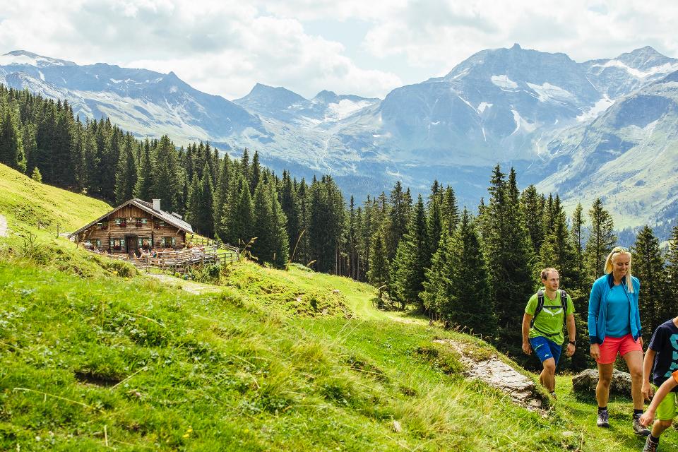 An der Mitterastenalm