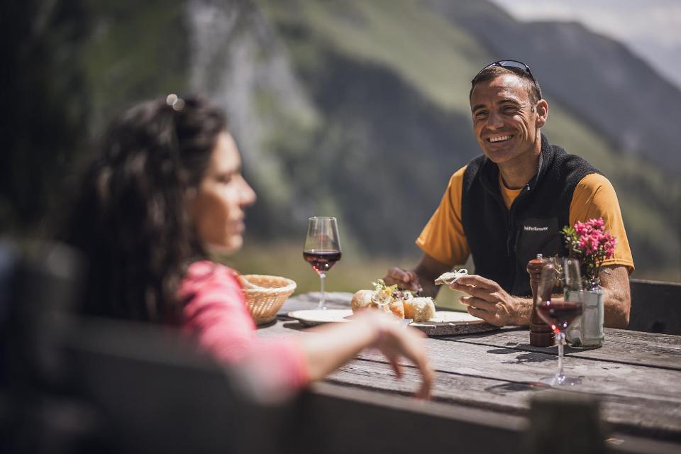 In Ratschings-Jaufen erwarten die Gäste Südtiroler Spezialitäten