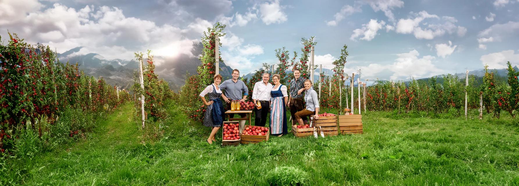 Familie Kuenz in ihren Obstgärten