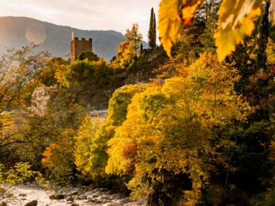 Meran besticht im Herbst mit wunderschönen Landschaften.