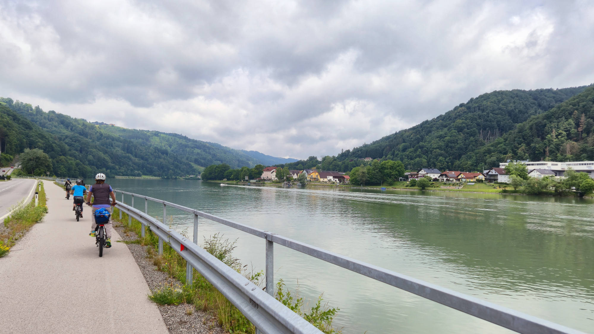 Radfahren auf der Südseite der Donaulimes Welterbe-Runde