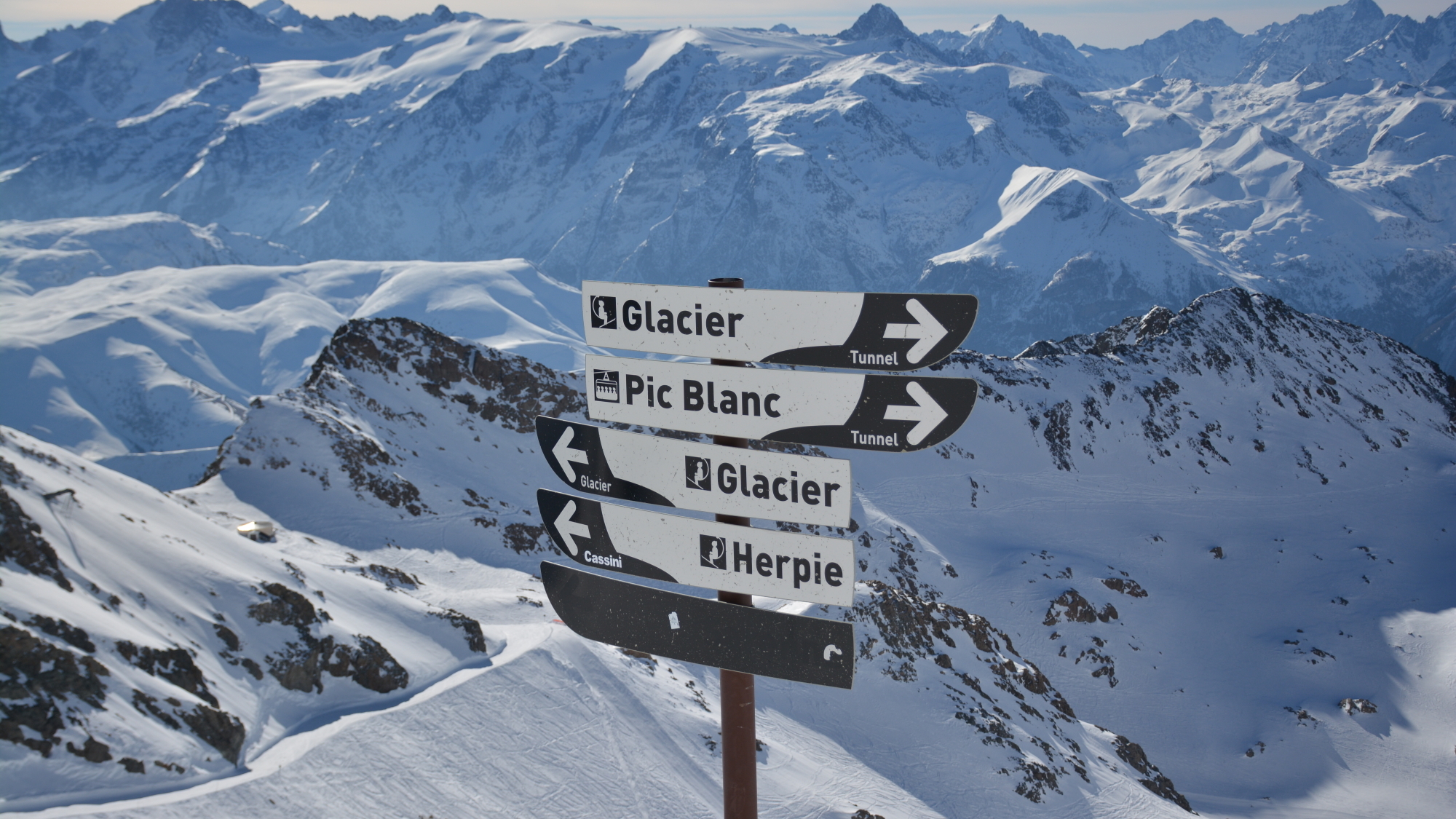 Vom Pic Blanc führen ausschließlich schwarze Pisten bergab