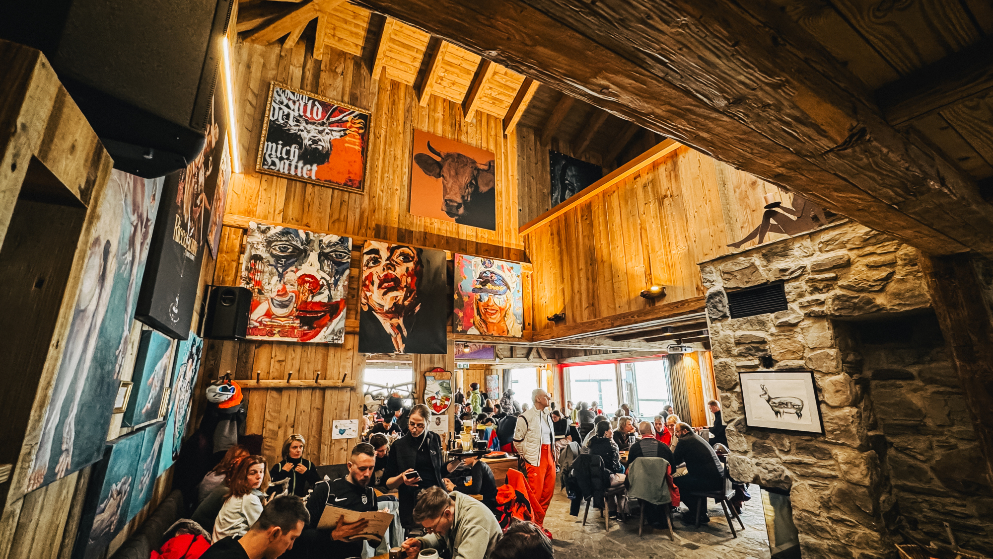 Blick in die Gamskogelhütte