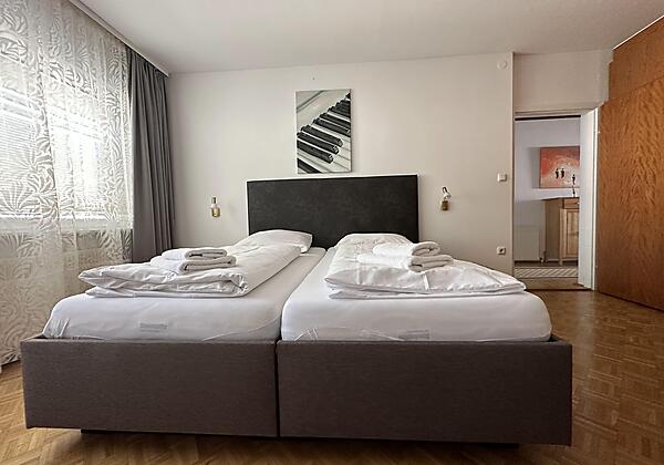 Komfort Apartment - Grosses Doppelbett im Schlafzi