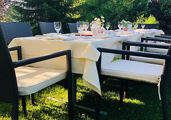 Im Garten - Hotel Zum Jungen Römer