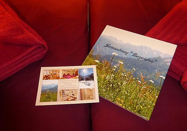 Buch zur Ansicht und Postkarte