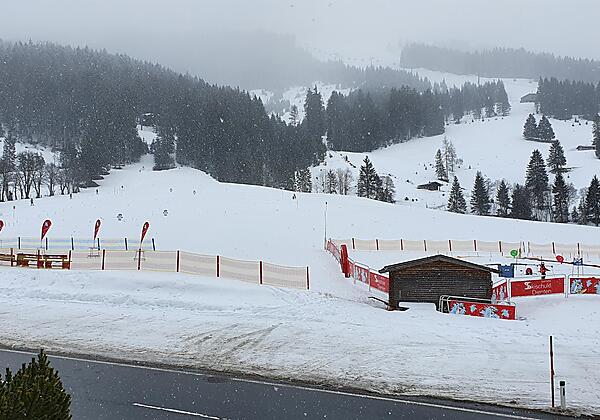 Blick auf Schischule Dienten