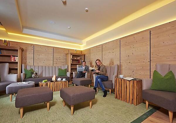 Alpeiner Nature Resort-Leseecke.jpg