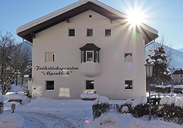 Außenansicht Frühstückspension Alpenblick Winter