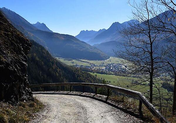 Straße nach Farst - teilweise Schotterstraße
