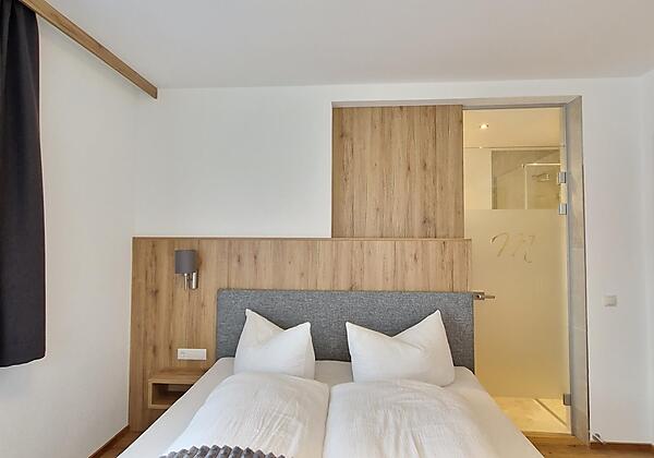 Doppelzimmer mit Dusche + WC