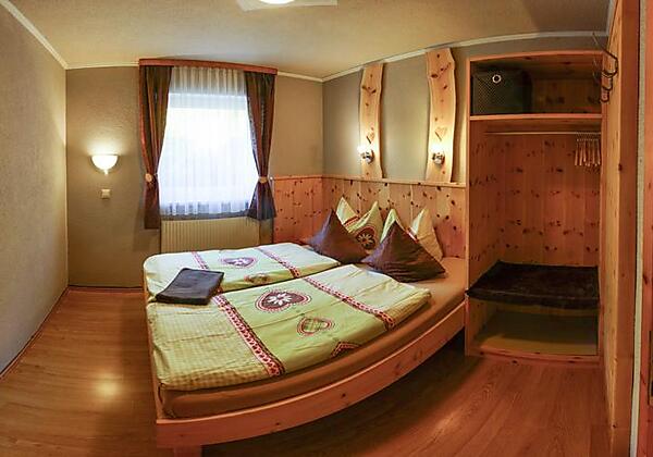 Schlafzimmer Nr. 2/  Wohnung Garten