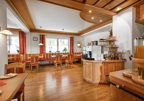 Kur- Sporthotel Alpenhof Frühstückszimmer