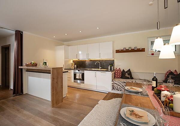 Gartensuite_Weissachgraben_1A_Ellmau_Wohnraum_Kuec