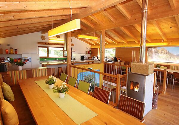 Wohn- und Esslandschaft mit großer Küche Wagrain