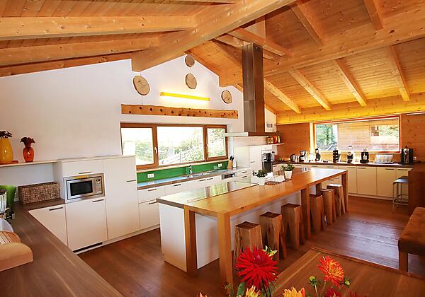 Alpin Chalet Wagrain große Küche und Bar