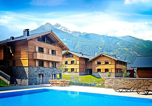 alpin-park-matrei-blick-zum-pool