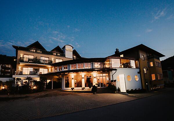 Außenansicht Sommer abends-78