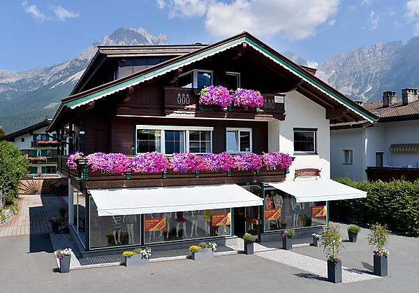 Außenansicht Sommer 1