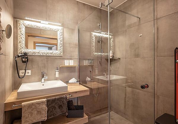 Söll_APARTdeluxe_Badezimmer_Gartensuite_WilderKais