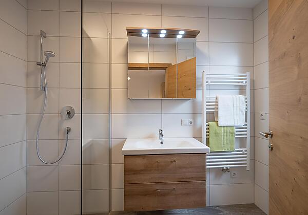Apart_Fruehmann_Oberwilstrasse_10_Aschau_Badezimme